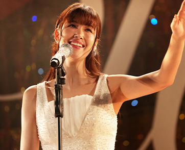 รู้จัก Plaifun Margaret Heng ดีว่าสาวยุค ‘90s ในตำนาน นำแสดงโดย แจ็คกี้-ชาเคอลีน มึ้นช์ เจ้าของ “อัศศะจอรอหัน” เพลงป็อปสุดฮิตตลอดกาลใน “ดีว่า..ราวี”